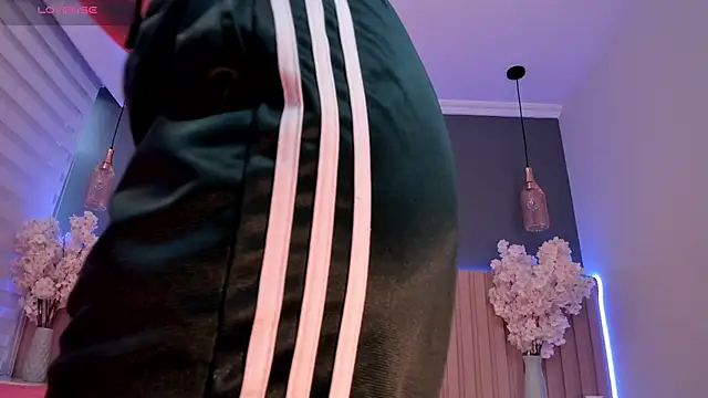 Megan mooree  online show from 02/11/25, 12:05