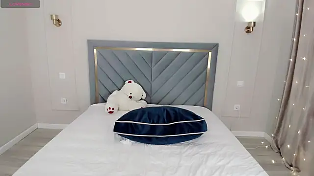 Snapshot of oxxx_me chatting on 01/23/25, 01:51 oxxx me online show from 01/23/25, 01:51