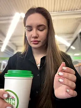 Holly Molii online show from 12/06/24, 05:20