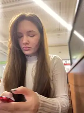 Holly Molii online show from 12/12/24, 05:20