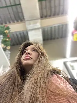 Holly Molii online show from 12/15/24, 05:13