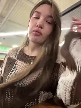 Holly Molii online show from 12/20/24, 08:28