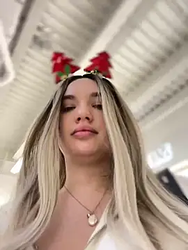 Holly Molii online show from 12/29/24, 08:33