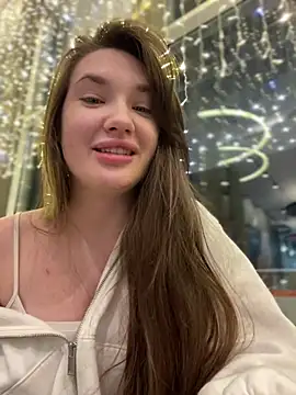 Holly Molii online show from 01/10/25, 11:00