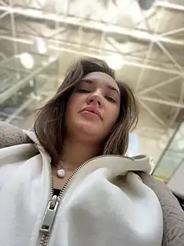 Holly Molii online show from 01/18/25, 05:10