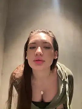 Holly Molii online show from 01/23/25, 05:02