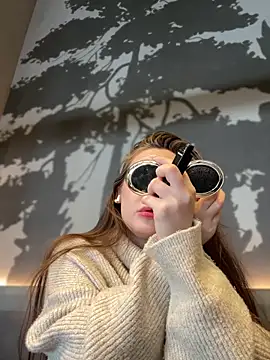 Holly Molii online show from 01/25/25, 07:28