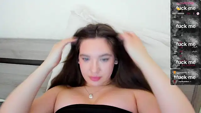 Holly Molii online show from 02/26/25, 06:26