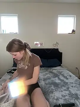 foxy ana13 online show from 01/24/25, 12:31