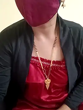 Snapshot of yourtamilcouple chatting on 12/25/24, 12:15 yourtamilcouple online show from 12/25/24, 12:15