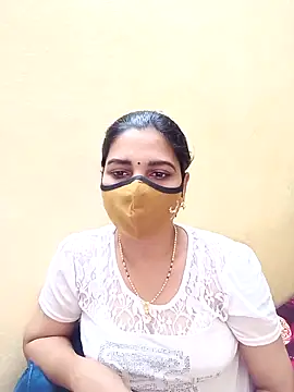 Snapshot of yourtamilcouple chatting on 03/05/25, 06:23 yourtamilcouple online show from 03/05/25, 06:23