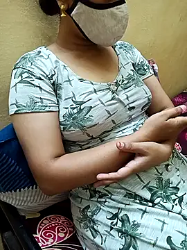 Snapshot of yourtamilcouple chatting on 03/15/25, 05:59 yourtamilcouple online show from 03/15/25, 05:59