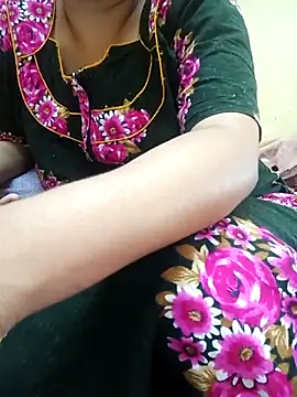 Snapshot of yourtamilcouple chatting on 09/13/25, 06:46 yourtamilcouple online show from 09/13/25, 06:46