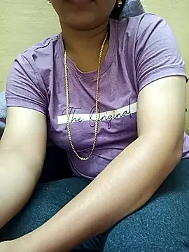 Snapshot of yourtamilcouple chatting on 09/20/25, 12:28 yourtamilcouple online show from 09/20/25, 12:28