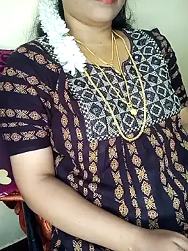 Snapshot of yourtamilcouple chatting on 10/24/25, 11:28 yourtamilcouple online show from 10/24/25, 11:28