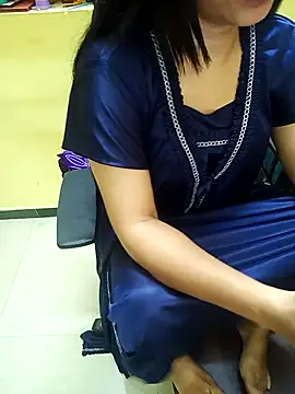 Snapshot of yourtamilcouple chatting on 03/01/26, 06:59 yourtamilcouple online show from 03/01/26, 06:59