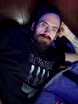 Snapshot of RobStrokes215 chatting on 12/22/25, 09:50 RobStrokes215 online show from 12/22/25, 09:50