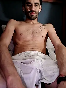 Snapshot of johngil0995 chatting on 09/10/25, 02:22 johngil0995 online show from 09/10/25, 02:22