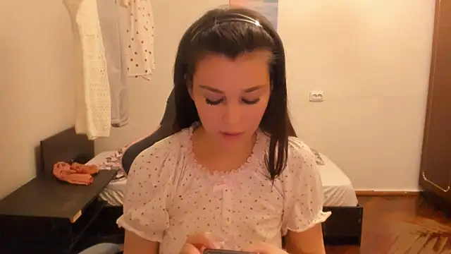 Snapshot of LunaXmii chatting on 02/10/25, 05:19 LunaXmii online show from 02/10/25, 05:19