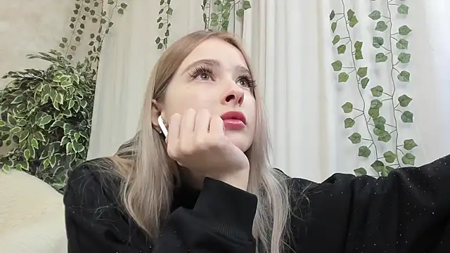 mell milles online show from 03/19/25, 06:24