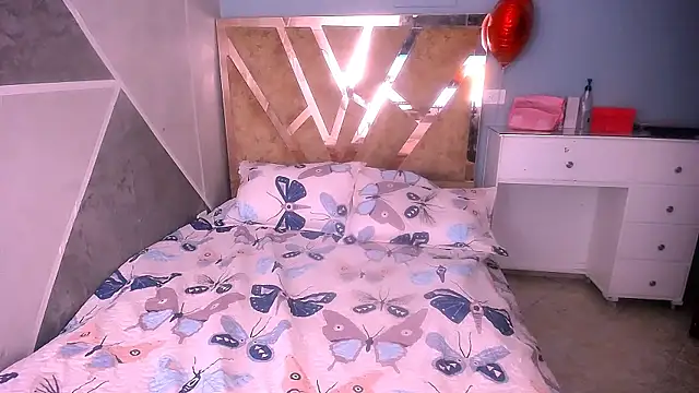 Snapshot of hannamour chatting on 10/09/25, 10:19 hannamour online show from 10/09/25, 10:19