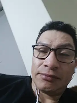 Snapshot of gioarcangel chatting on 05/15/26, 05:03 gioarcangel online show from 05/15/26, 05:03