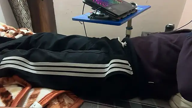 sexyboy09 online show from 10/24/25, 06:32