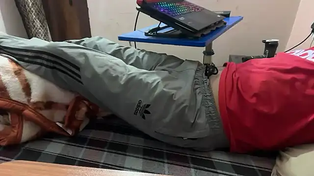 sexyboy09 online show from 10/28/25, 12:19