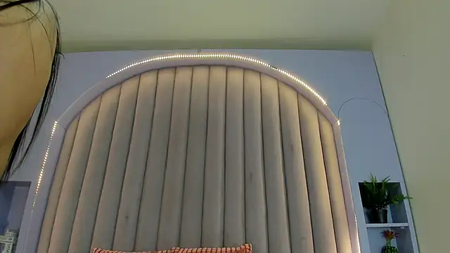 Snapshot of JaylaScott__ chatting on 11/23/25, 11:43 JaylaScott online show from 11/23/25, 11:43