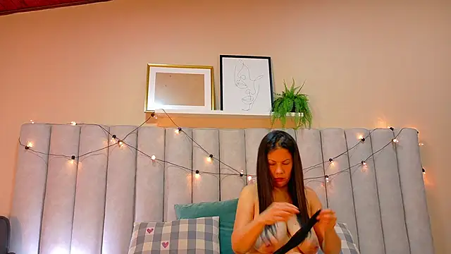 Snapshot of JaylaScott__ chatting on 11/30/25, 11:58 JaylaScott online show from 11/30/25, 11:58