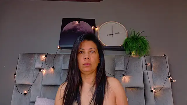 Snapshot of JaylaScott__ chatting on 04/21/26, 11:49 JaylaScott online show from 04/21/26, 11:49