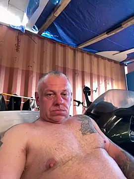 Snapshot of JakubW79 chatting on 05/01/26, 03:49 JakubW79 online show from 05/01/26, 03:49