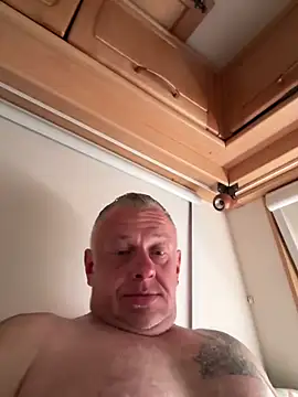 Snapshot of JakubW79 chatting on 05/06/26, 04:01 JakubW79 online show from 05/06/26, 04:01