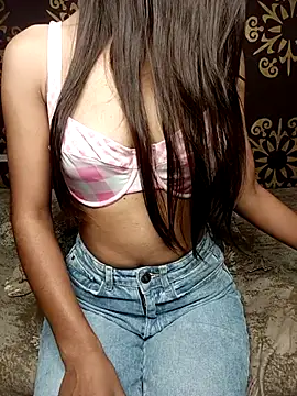 poojaji690 online show from 09/23/25, 04:37