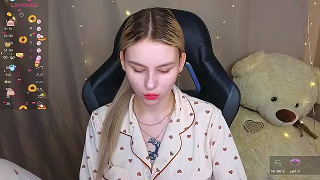 Snapshot of doll_barbieee chatting on 09/18/25, 04:25 doll barbieee online show from 09/18/25, 04:25
