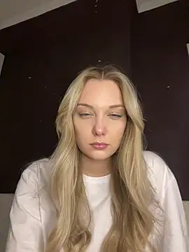 Snapshot of Alisa_Rise chatting on 02/09/25, 06:47 Alisa Rise online show from 02/09/25, 06:47