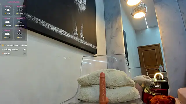 Mia  Milan online show from 01/04/25, 08:39