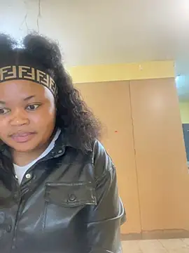 Curveysinaa online show from 01/13/25, 08:15