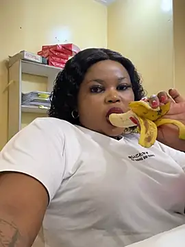 Curveysinaa online show from 02/14/25, 08:10