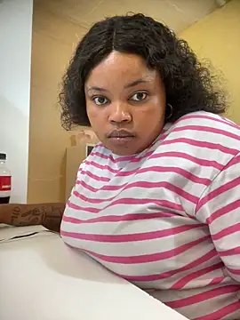 Curveysinaa online show from 03/07/25, 11:51