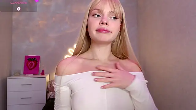 Red  Candy online show from 12/18/24, 11:34