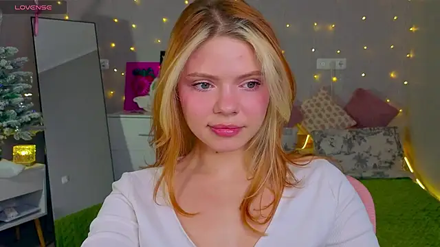 Red  Candy online show from 12/15/25, 02:10