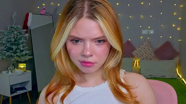 Snapshot of Red__Candy chatting on 01/13/26, 01:05 Red Candy online show from 01/13/26, 01:05