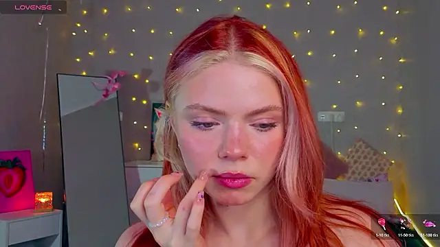 Snapshot of Red__Candy chatting on 02/02/26, 01:54 Red Candy online show from 02/02/26, 01:54