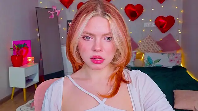 Snapshot of Red__Candy chatting on 03/11/26, 01:17 Red Candy online show from 03/11/26, 01:17