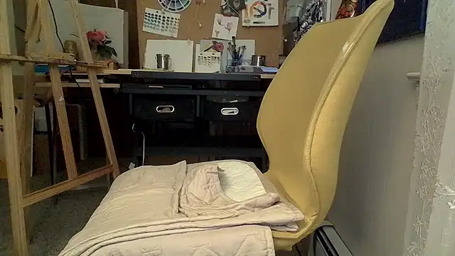 Snapshot of naughtyonbicycle chatting on 06/14/26, 02:30 naughtyonbicycle online show from 06/14/26, 02:30