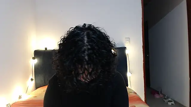 Snapshot of Bitsy_Messy chatting on 06/15/26, 11:18 Bitsy Messy online show from 06/15/26, 11:18