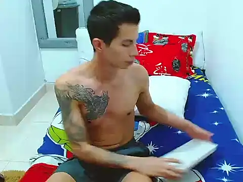 Snapshot of Velk_hot chatting on 12/17/25, 02:34 Velk hot online show from 12/17/25, 02:34