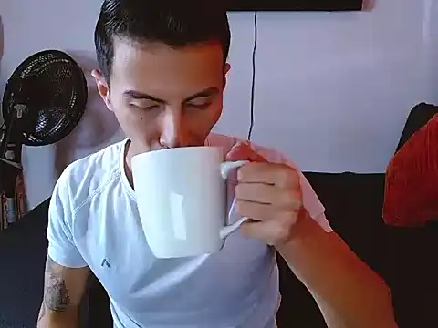 Velk hot online show from 05/05/26, 12:35