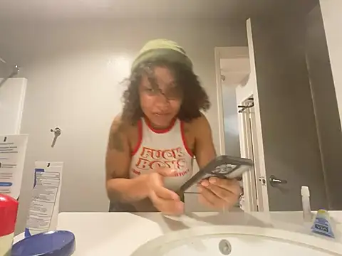 Snapshot of GoddessNih chatting on 12/13/24, 06:31 GoddessNih online show from 12/13/24, 06:31